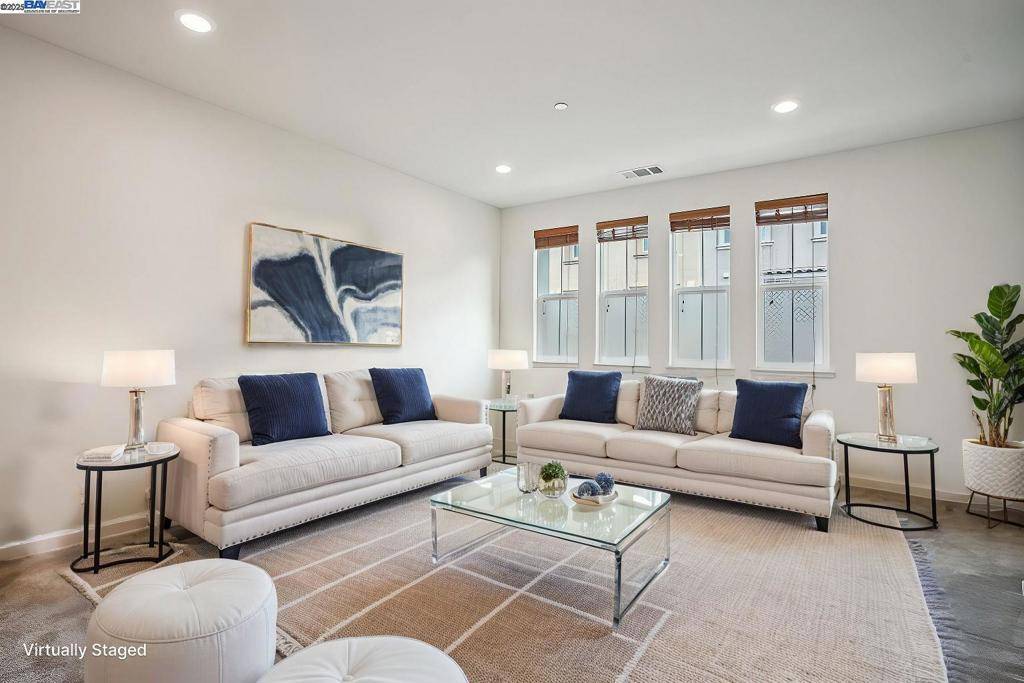 Hayward, CA 94544,106 Fanuncio Ln
