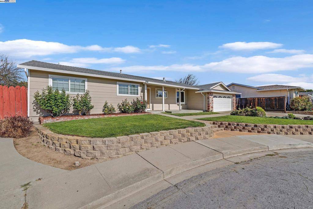 Fremont, CA 94555,3075 Locke Ct