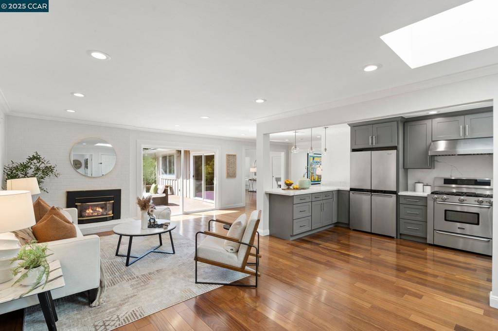 Orinda, CA 94563,52 Ivy Dr