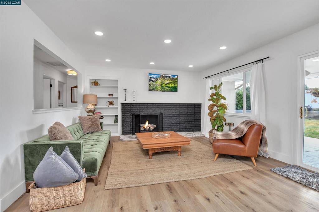 Clayton, CA 94517,5616 Shasta Ct