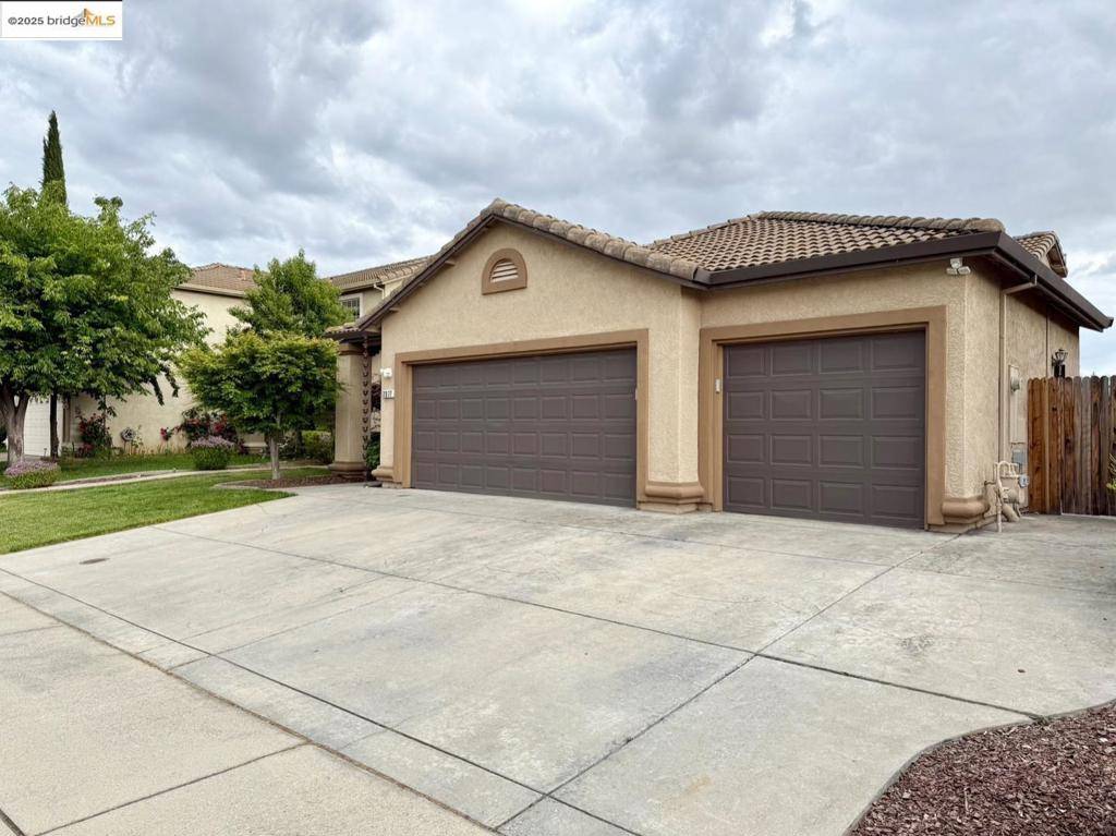 Lincoln, CA 95648,2077 Butterfield LN