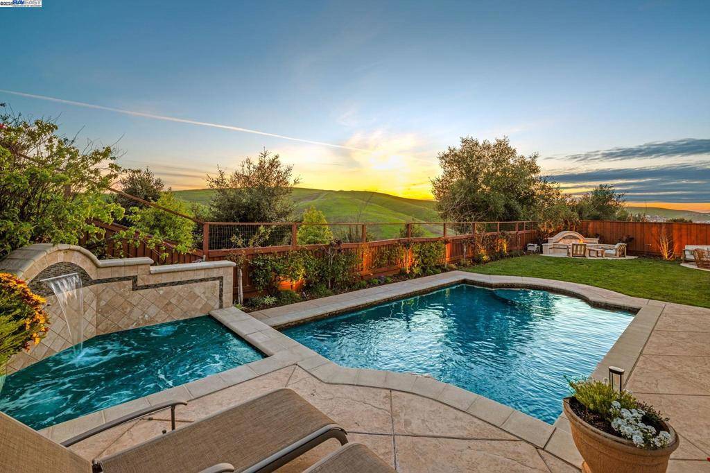 San Ramon, CA 94582,3712 Stonehenge Way