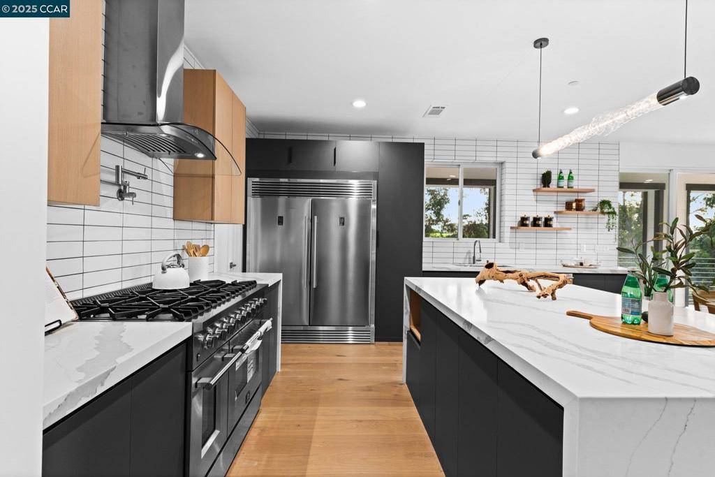 Oakland, CA 94605,9 Turner Ct