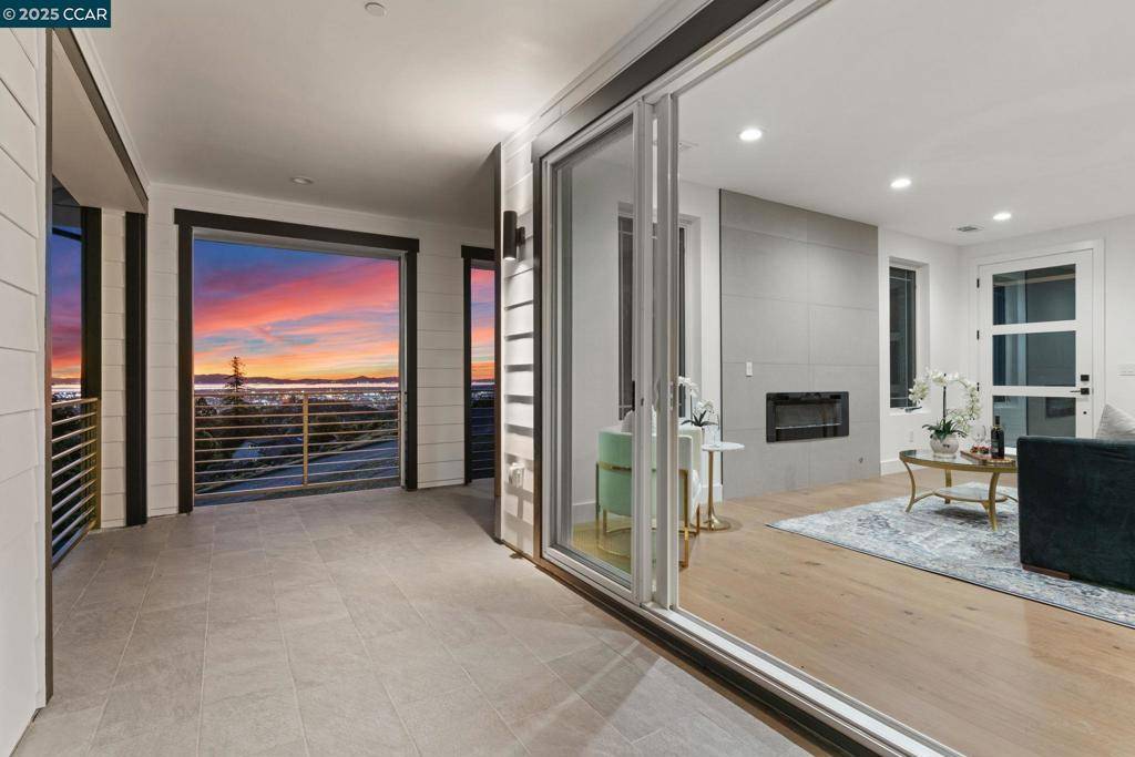 Oakland, CA 94605,9 Turner Ct