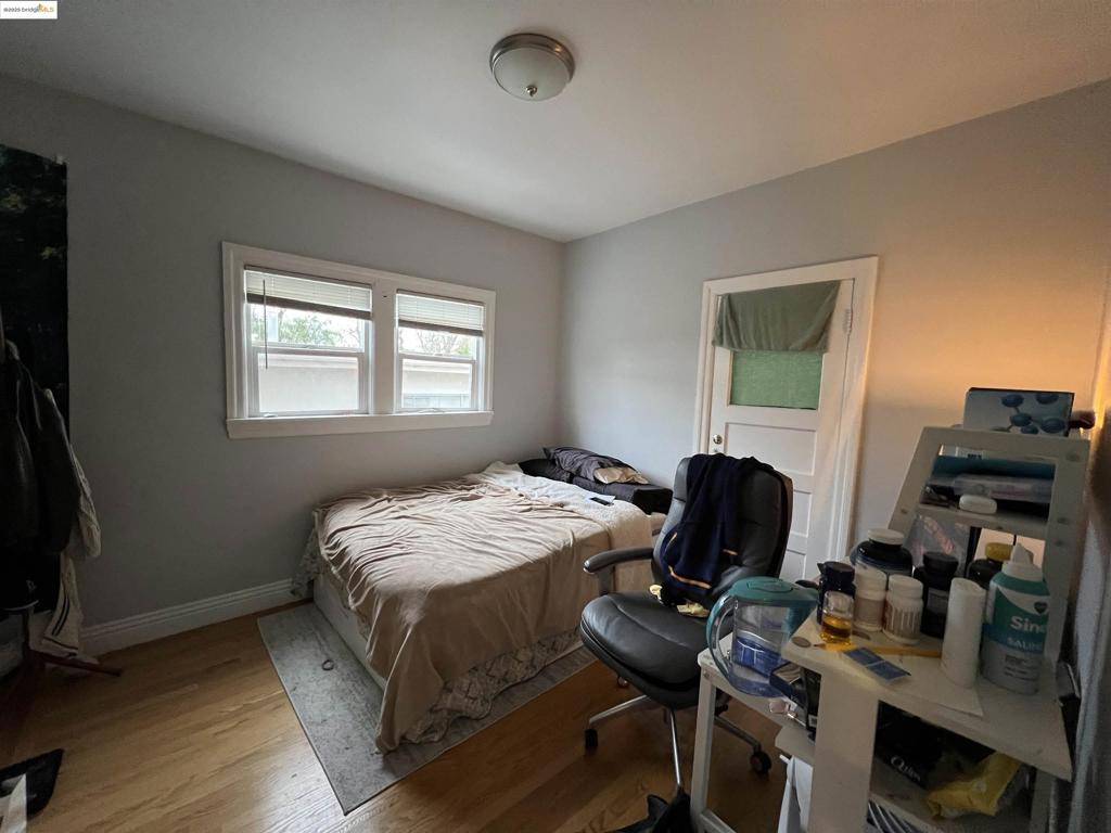 Berkeley, CA 94709,1534 MILVIA ST