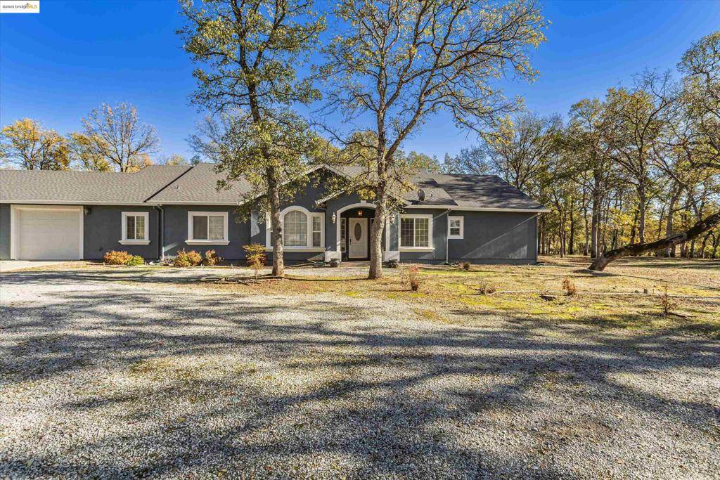 Redding, CA 96002,8585 Whispering Oaks Rd