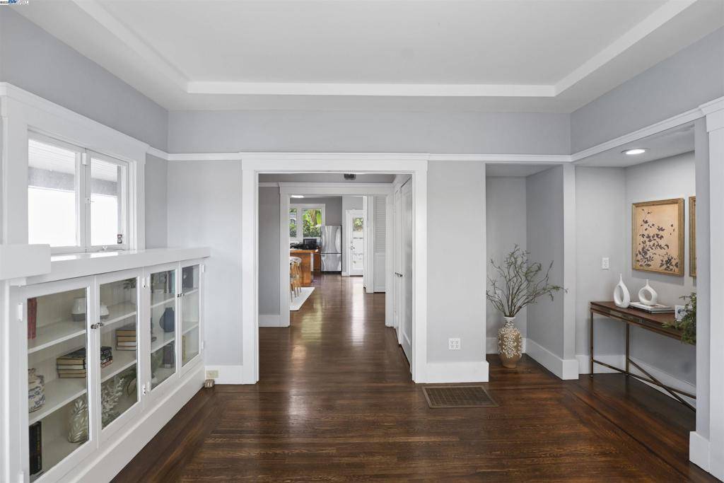 1361 Oakland Ave Piedmont, CA 94611