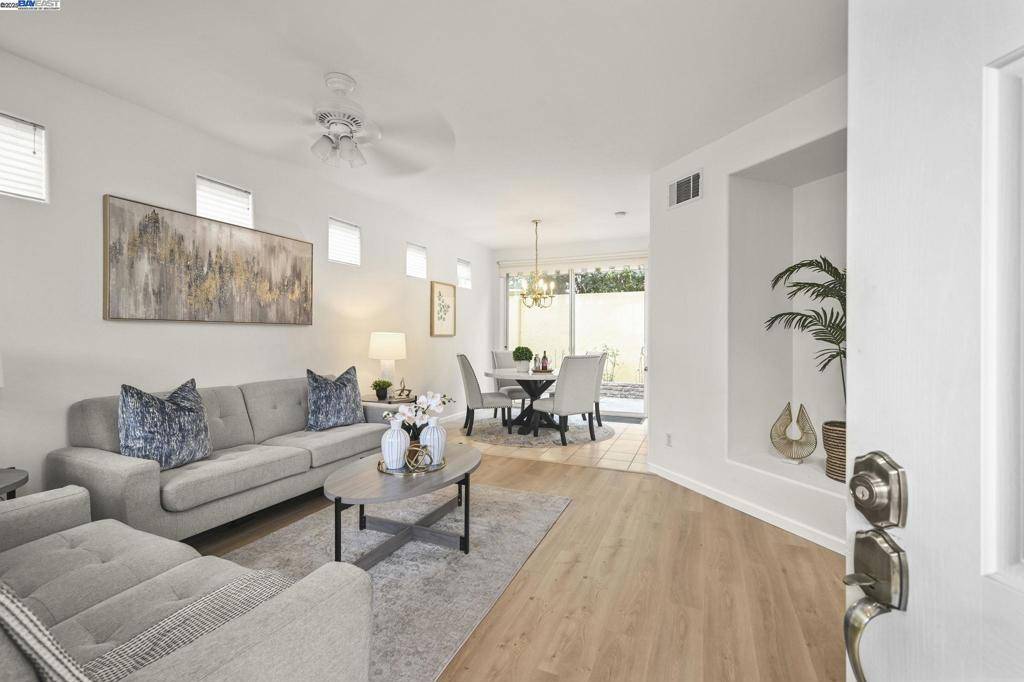 Mountain View, CA 94043,449 Farrel Ct