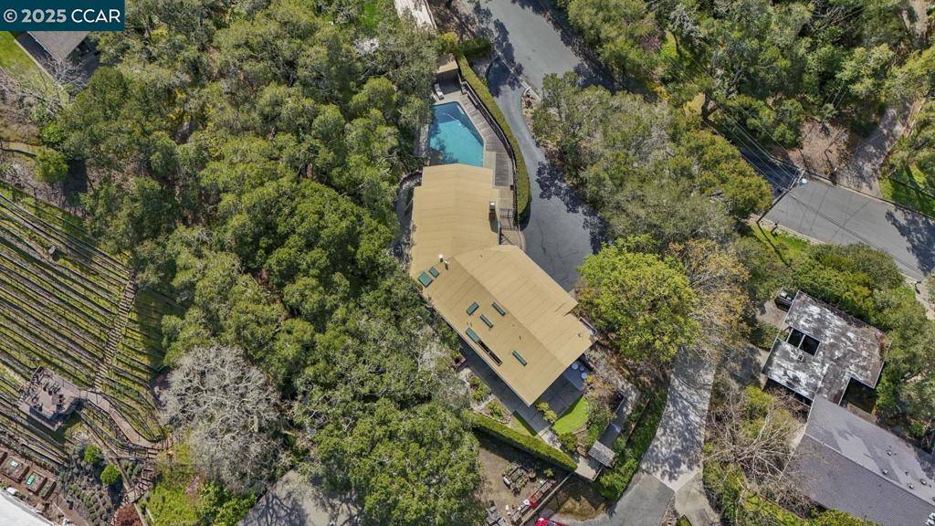 Orinda, CA 94563,39 Evergreen