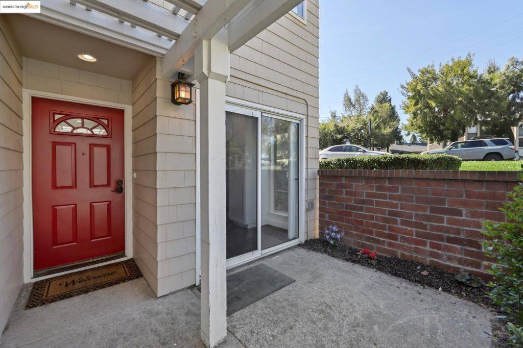 Martinez, CA 94553,204 Pebblecreek Ct
