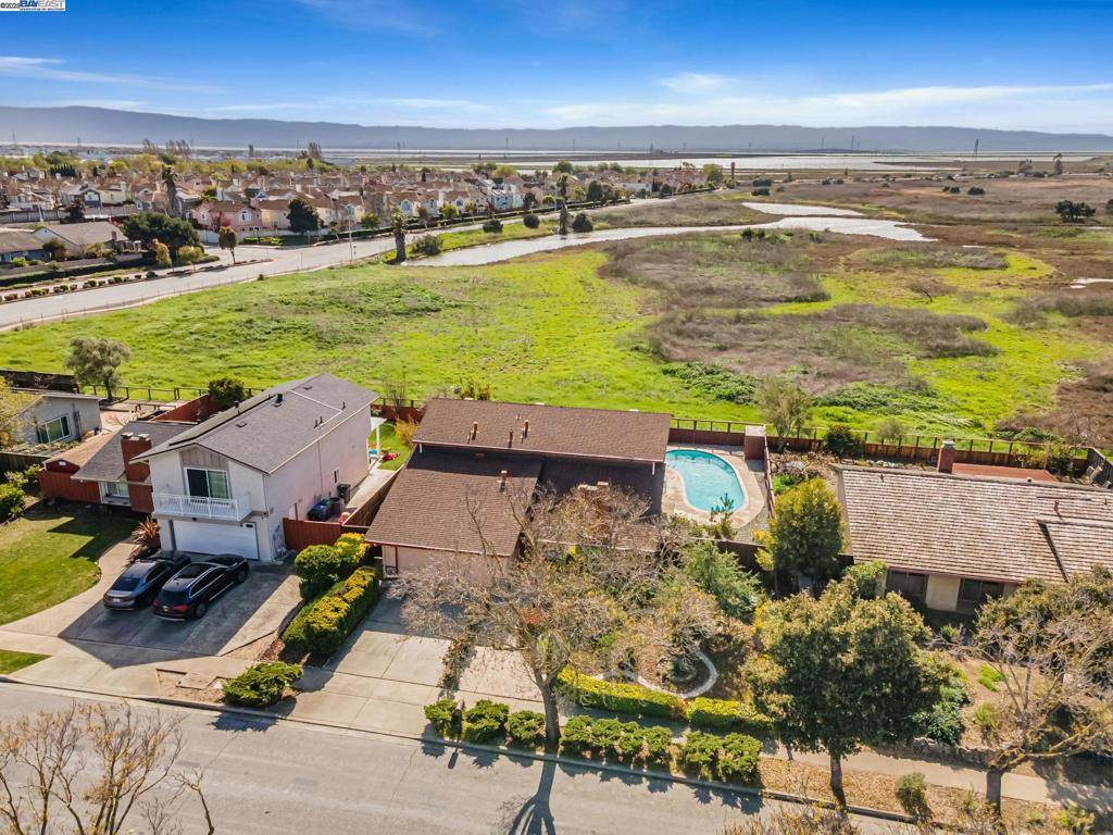 Newark, CA 94560,36619 Bridgepointe Dr