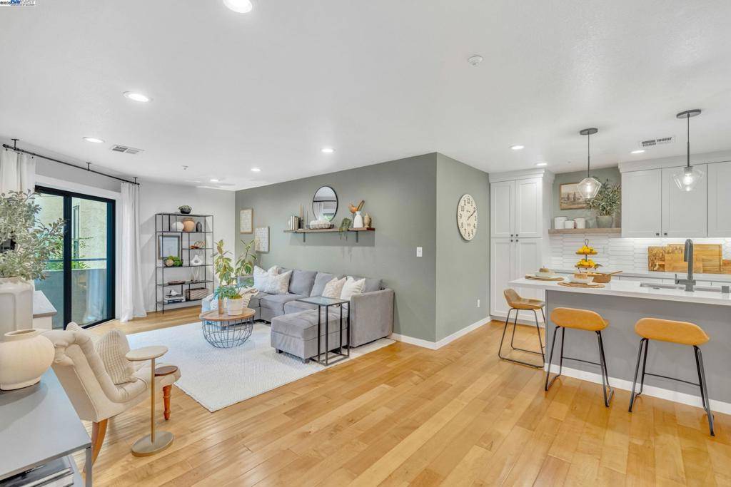 Walnut Creek, CA 94596,1201 Alta Vista Dr #108