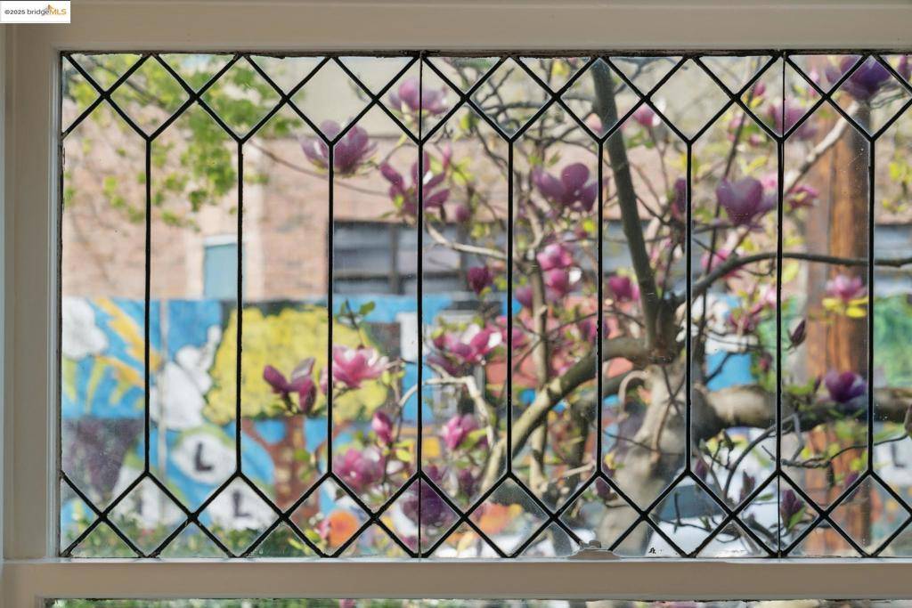 Berkeley, CA 94705,2416 Stuart St
