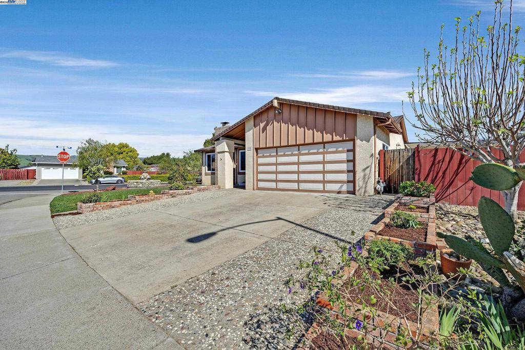 Union City, CA 94587,2702 Chinook Ct