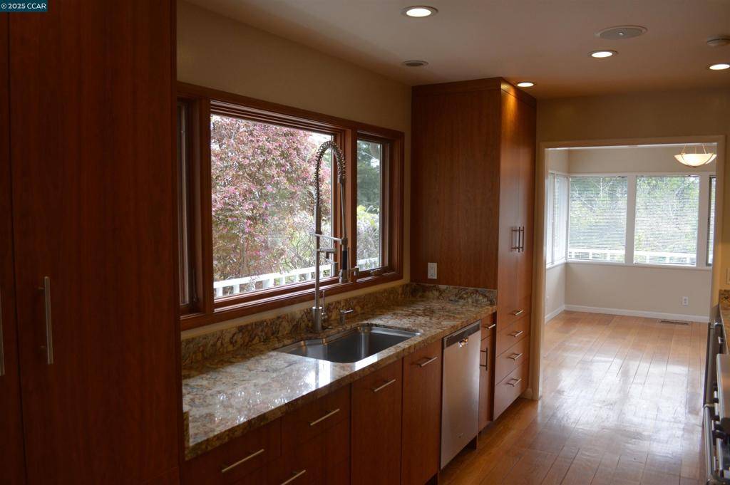 Kensington, CA 94708-1125,301 Grizzly Peak Bl.