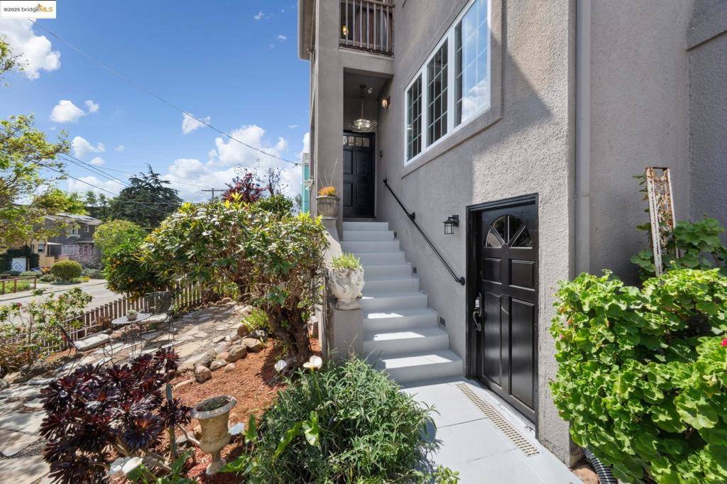 Oakland, CA 94602,3427 Curran Way