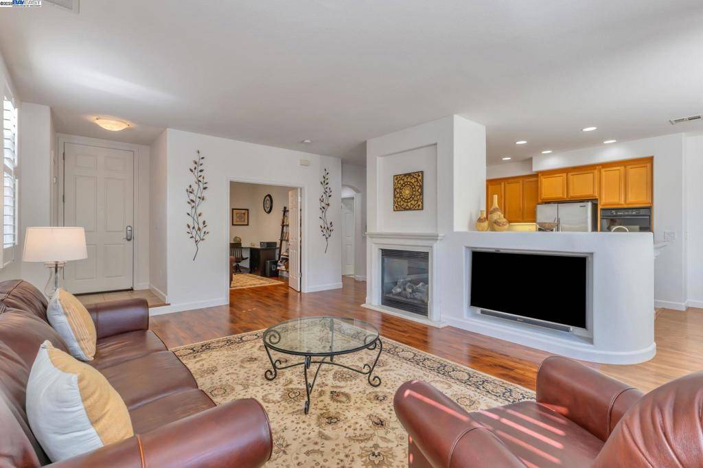 Castro Valley, CA 94552,18720 Buren Pl