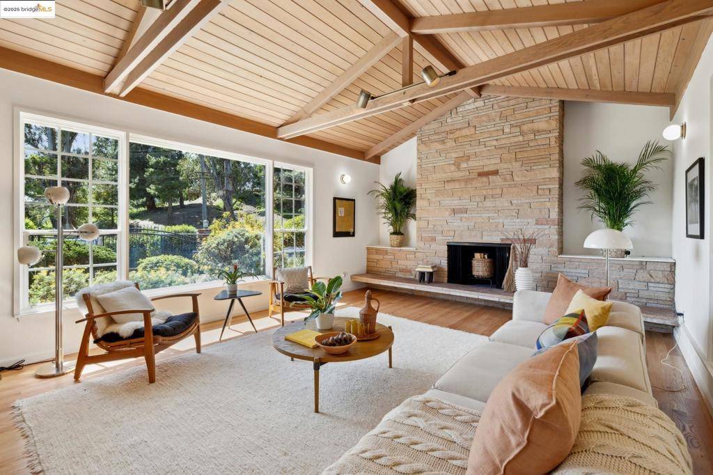 Oakland, CA 94619,5484 Fernhoff Road