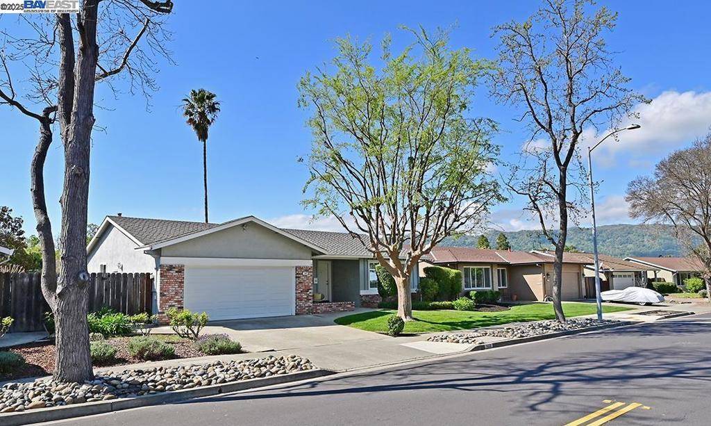 Pleasanton, CA 94566,573 Junipero St