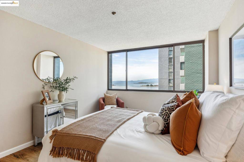 Albany, CA 94706,555 Pierce St #724C