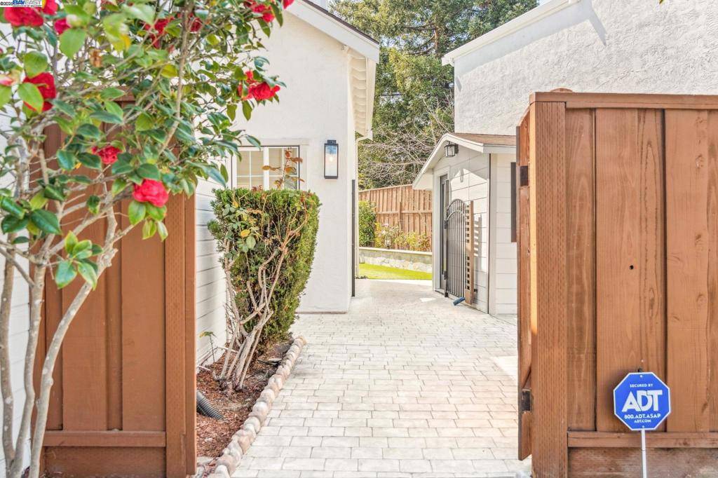 Fremont, CA 94555,4708 Creekwood Dr