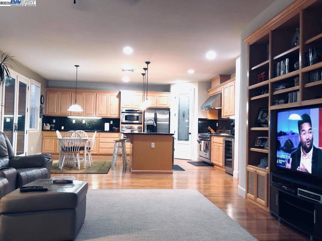 Tracy, CA 95376-6748,1806 Kagehiro