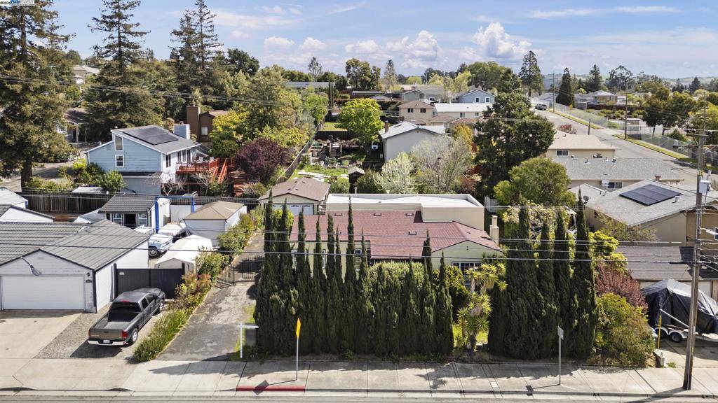 Castro Valley, CA 94546,18890 Redwood Rd