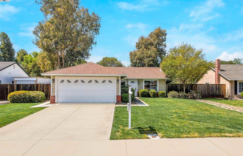 Livermore, CA 94551,1548 Honeysuckle Rd