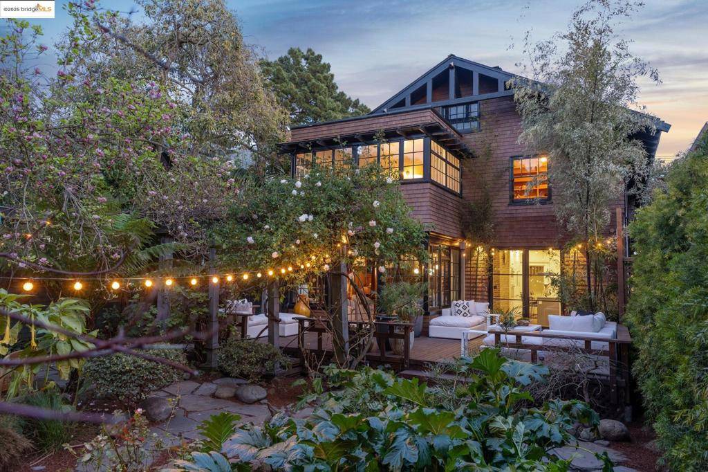 Berkeley, CA 94705,2743 Alcatraz Ave