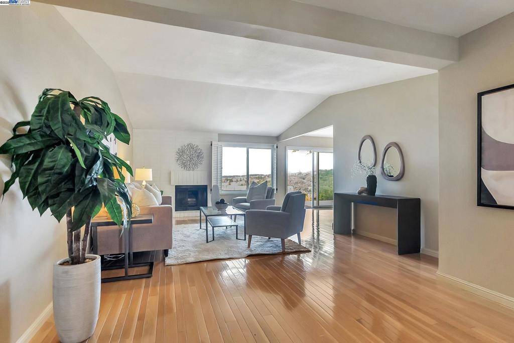 Castro Valley, CA 94552,18651 E Cavendish Dr
