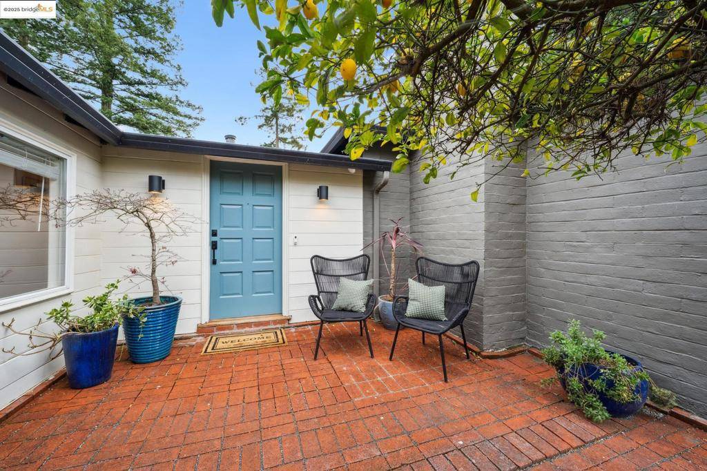 Oakland, CA 94611,6660 Colton Blvd