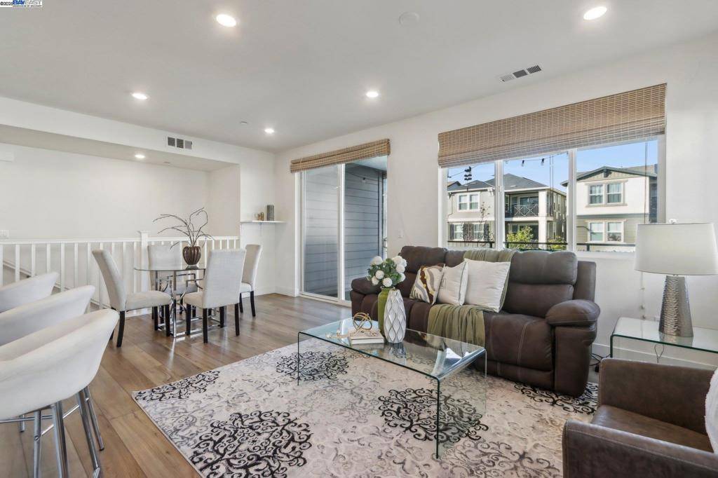 Newark, CA 94560-7345,9704 Seawind Way