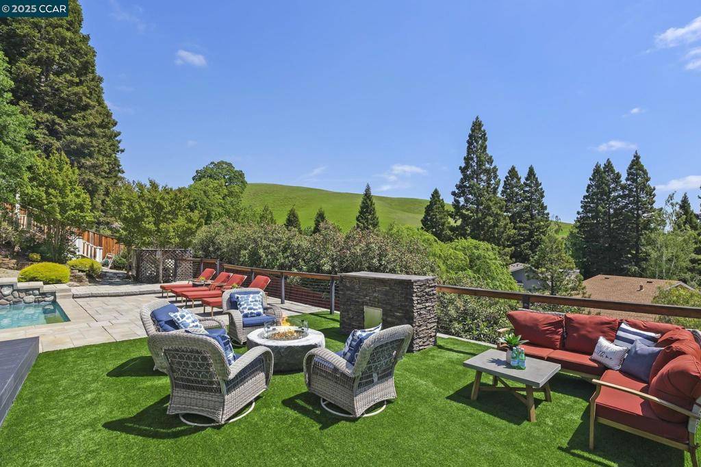 Danville, CA 94526-4137,215 Arthur Court