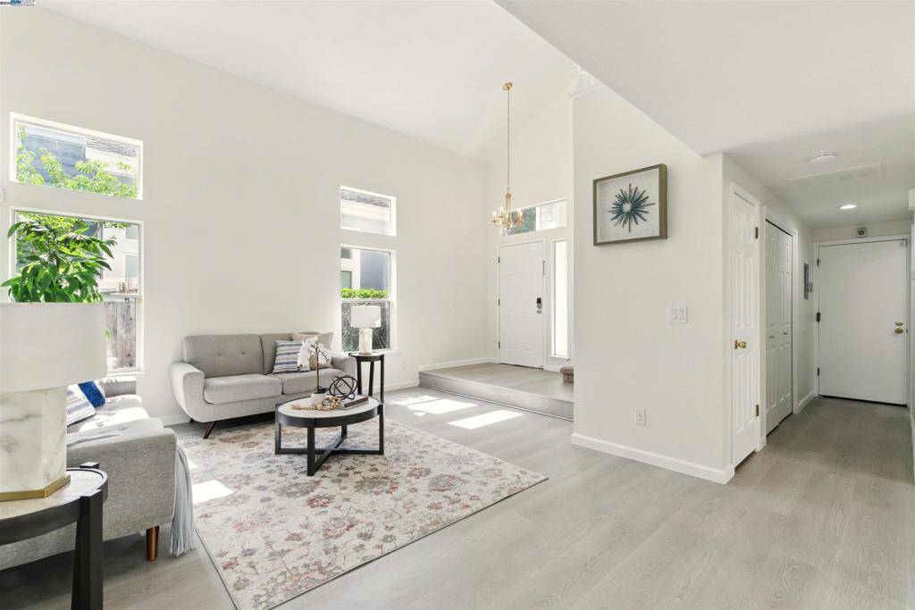 Fremont, CA 94555,33243 Sunriver Cmn