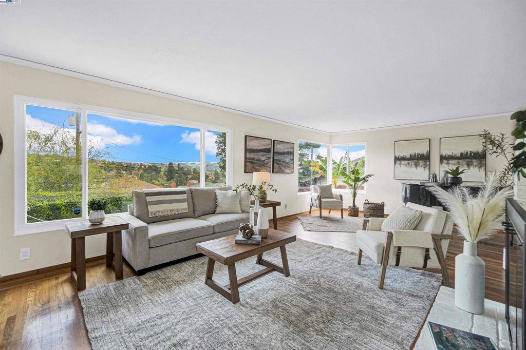 Castro Valley, CA 94546,18473 Carlwyn Dr