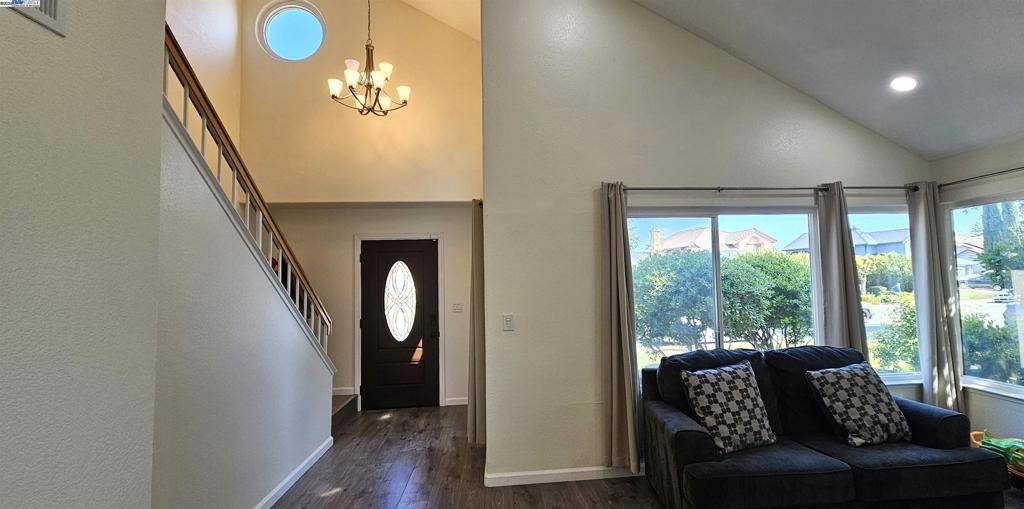 Antioch, CA 94531,4824 Country Hills Dr
