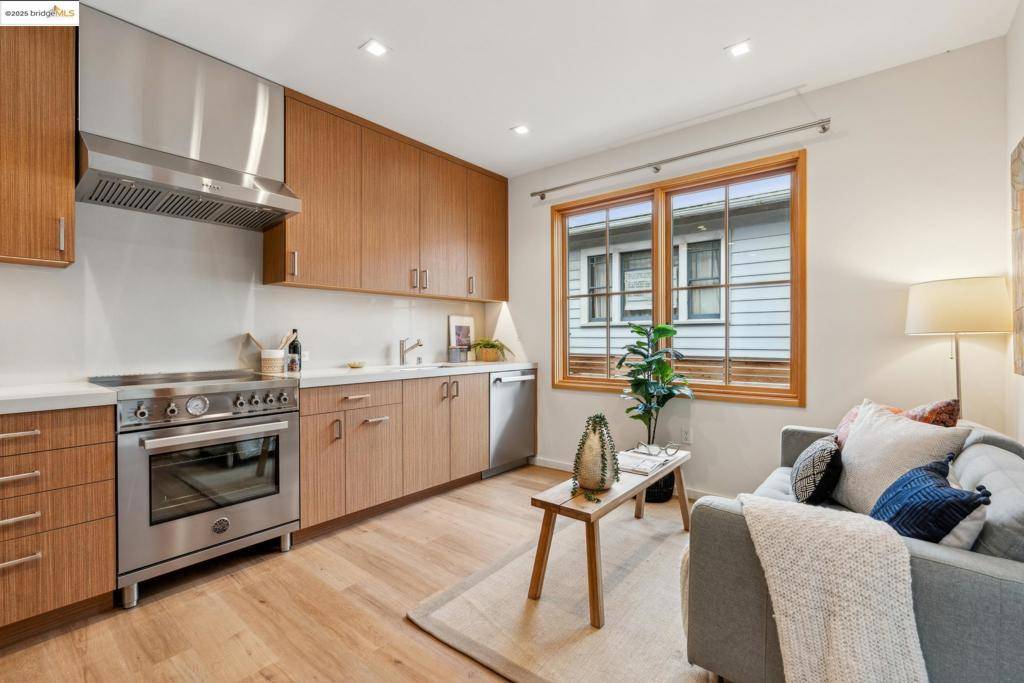 Berkeley, CA 94702,1208 Delaware St