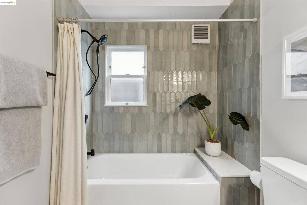 2126 Derby St Berkeley, CA 94705