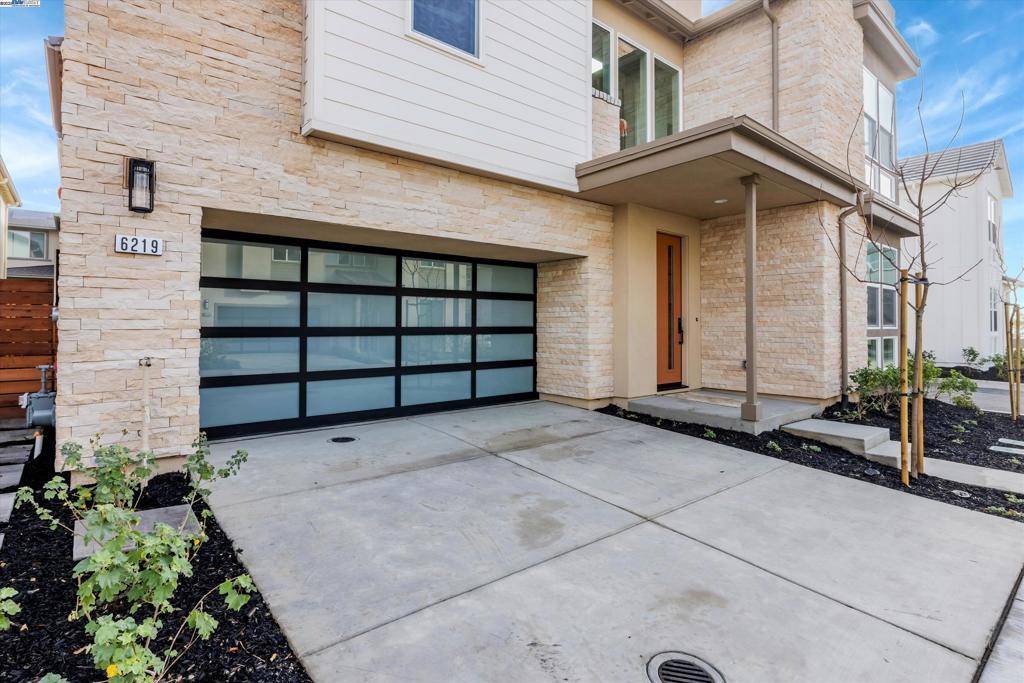 Dublin, CA 94568,6219 Skyline St
