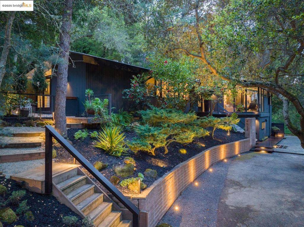 Oakland, CA 94605,4523 Oak Hill Rd