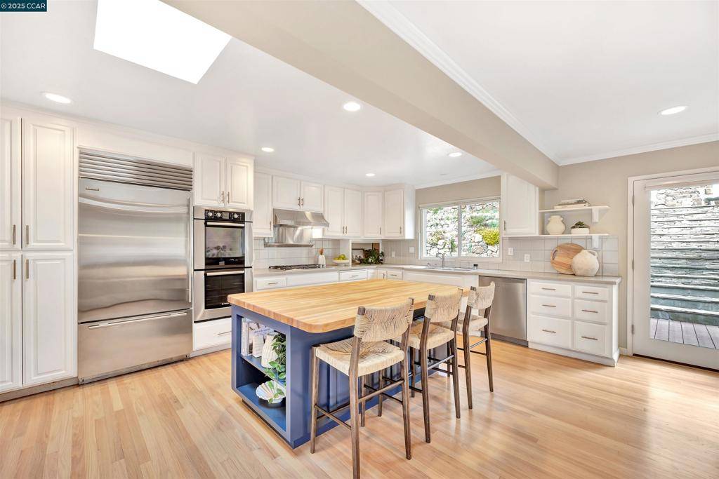 Lafayette, CA 94549,608 Huntleigh Dr