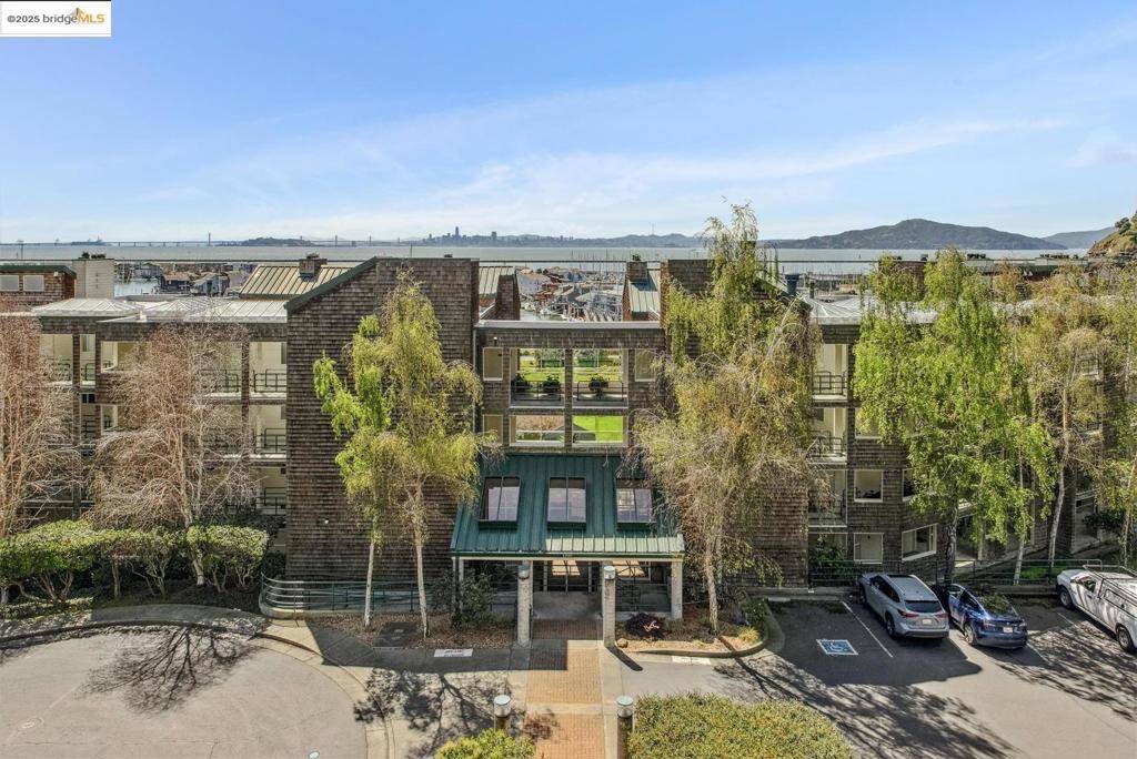 Richmond, CA 94801,1300 Quarry CT #303