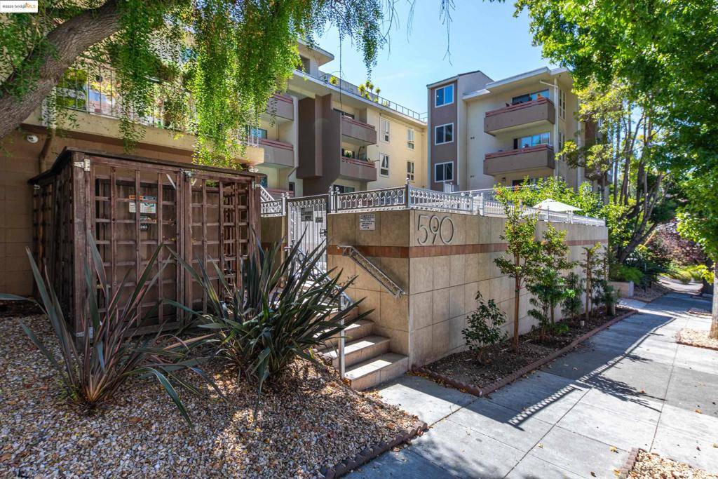 Oakland, CA 94611-5079,590 El Dorado #112