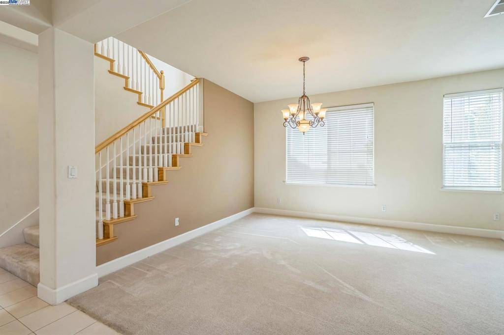 Dublin, CA 94568-8779,5591 NEWFIELDS LN