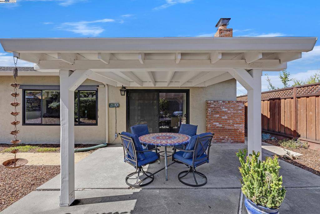 Pleasanton, CA 94566,5070 Crestwood Ct