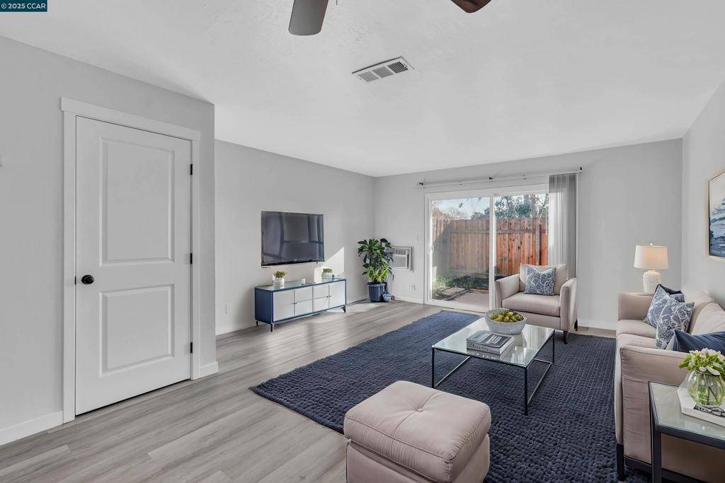 Livermore, CA 94550,975 Murrieta Blvd #38