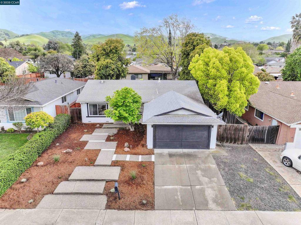 Pittsburg, CA 94565,948 GOLDEN LEAF WAY