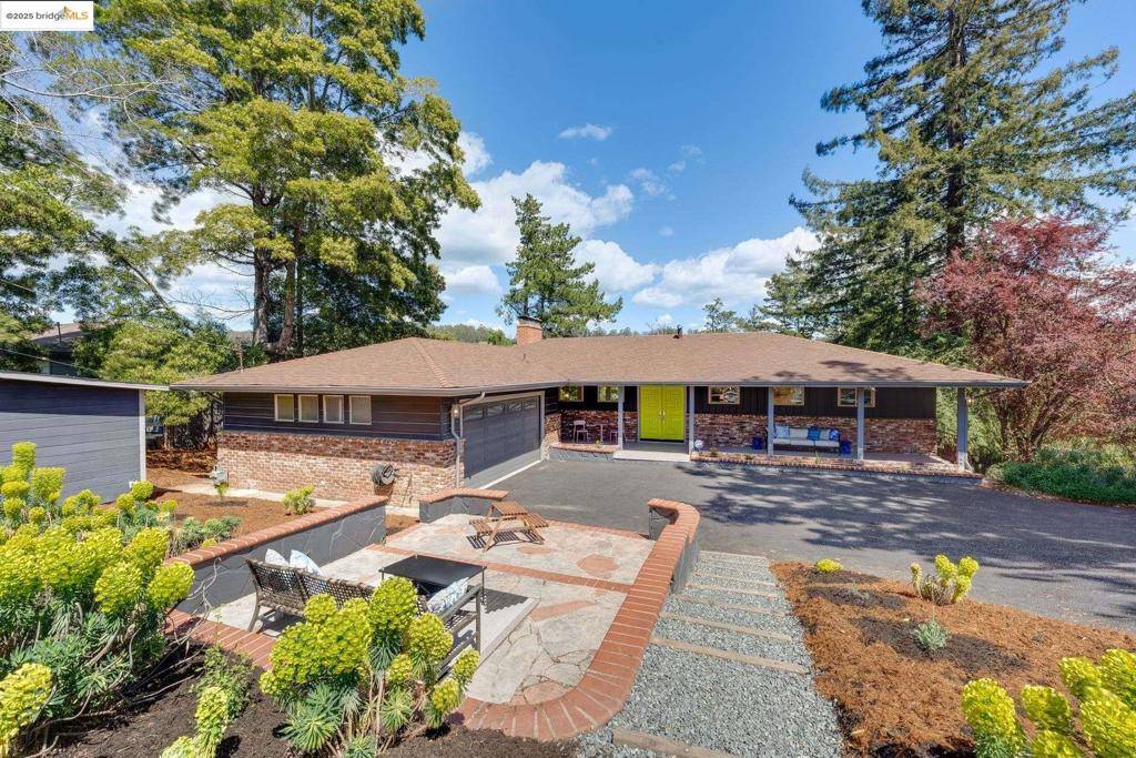 Oakland, CA 94605,10724 Fallbrook Way