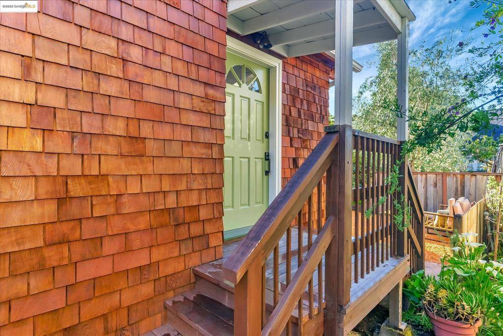 Berkeley, CA 94705-1031,2737 Fulton St ##1