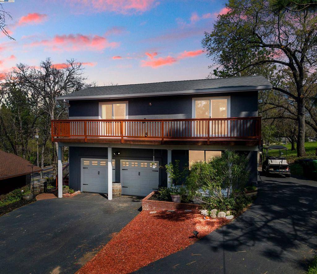 Auburn, CA 95602,23889 Oakmont Way